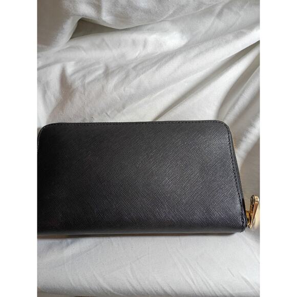 Henri Bendel New York Zip Around Black Leather Wallet Excellent Condition - Picture 3 of 14